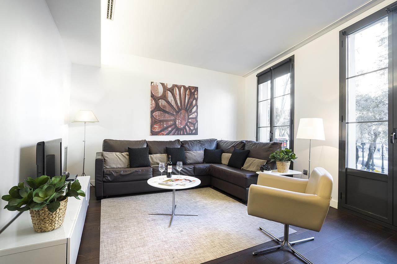 Friendly Rentals Palau Barcelona Bagian luar foto