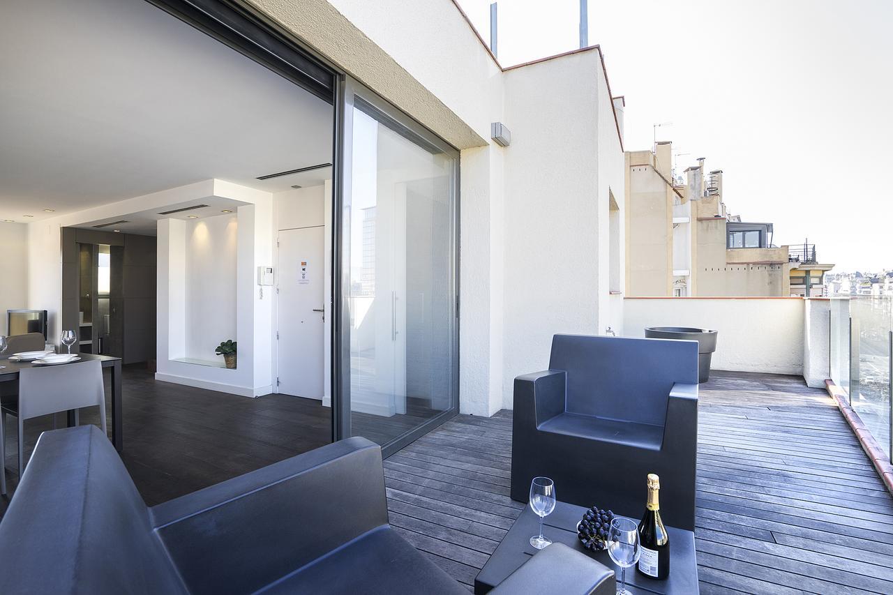 Friendly Rentals Palau Barcelona Bagian luar foto